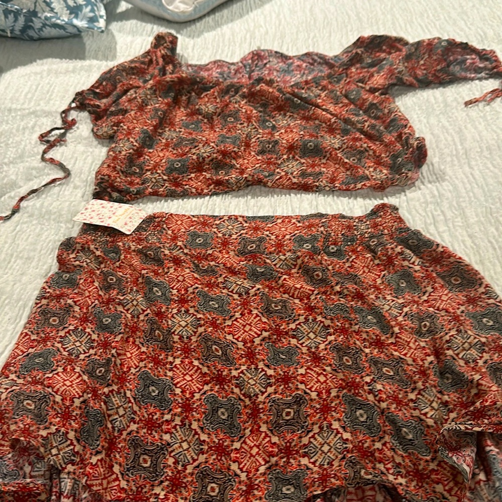 Beautiful Boho Chic Free People peasant top w matching skirt! Ted's, black & tan